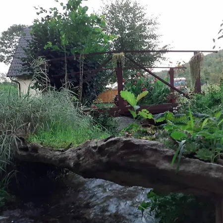 Vikendica Na Jazu بيت للعطل