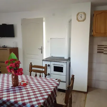 Vikendica Na Jazu * Kosjeric